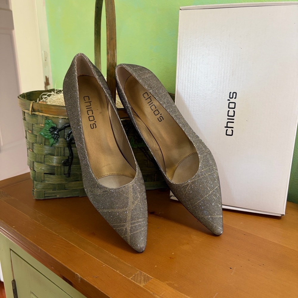 Chico's Sophisticated Gold Heels